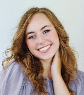 Hannah Linder headshot 2022